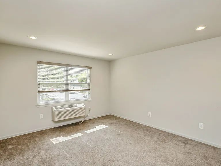 Zen Long Island at Copiague Apartment Homes — Photo 7