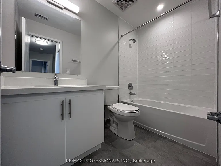 62 Dixfield Dr #121 — Photo 21