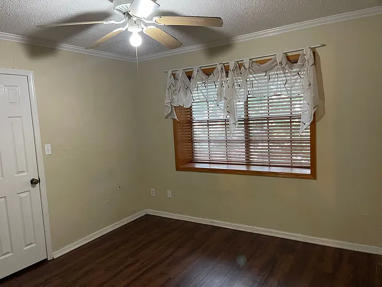 1811 E Lindsey St #4 — Photo 7