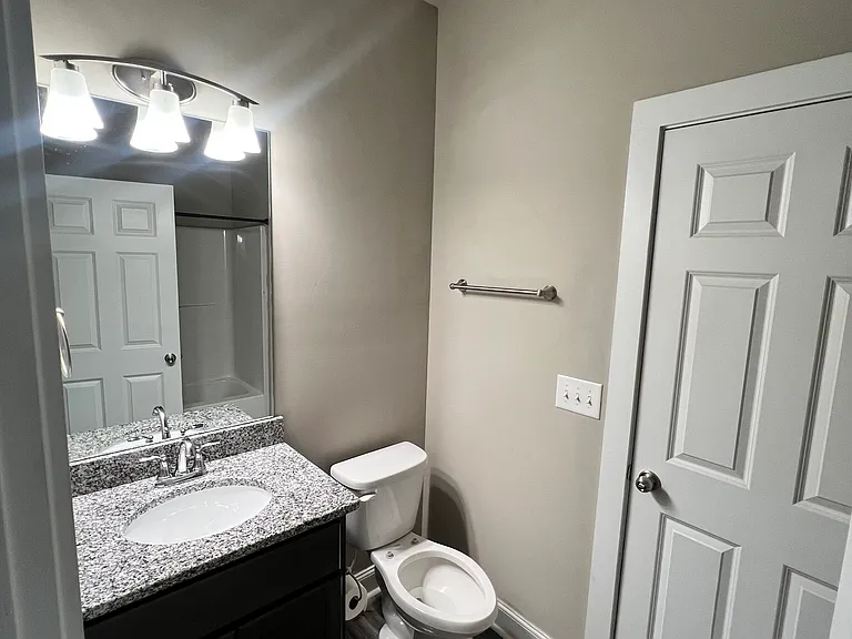 546 N Peter St — Photo 7