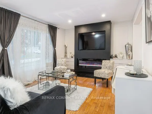 32 Harland Cres, Ajax, ON L1S 1J9