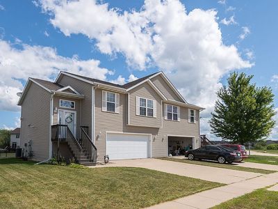 1575 Deerfield Dr, North Liberty, IA, 52317