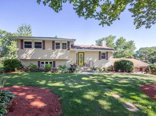 2700 Northcrest Dr, Downers Grove, IL 60516