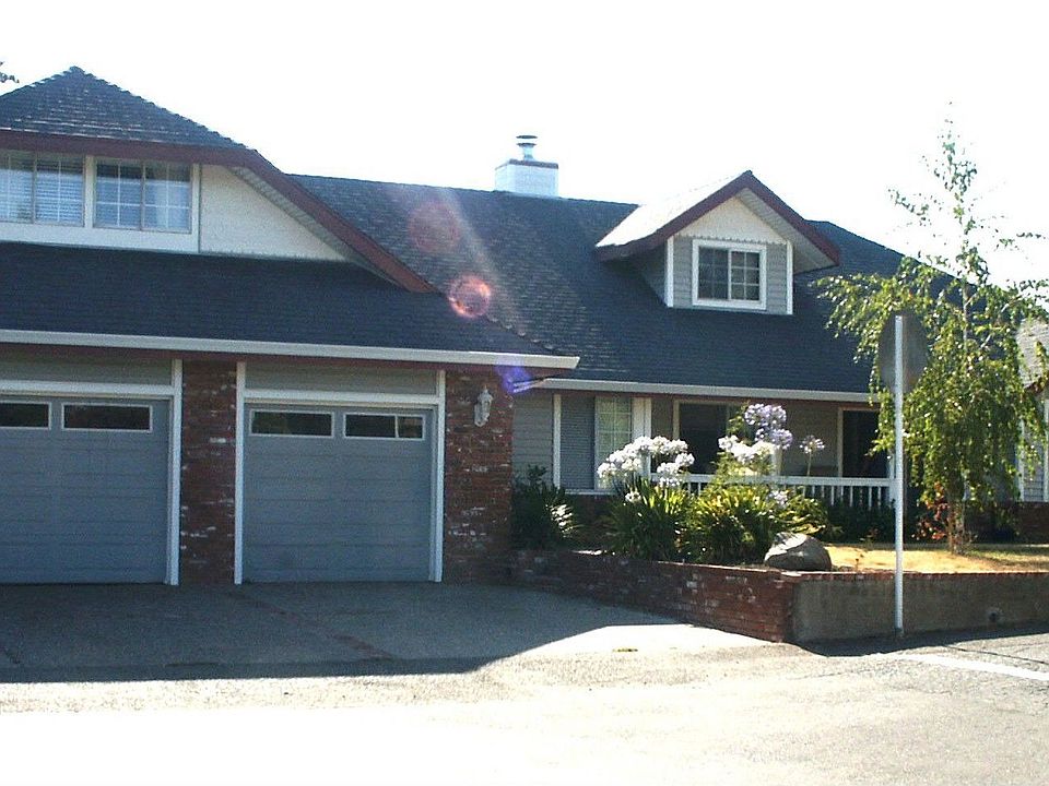 The RV acess is on the left side of home