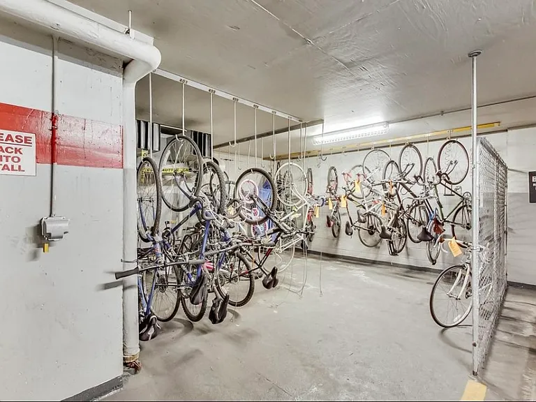 655 W Irving Park Rd #4807 — Photo 35