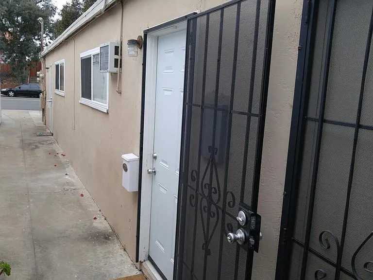 5042 W Point Loma Blvd #2 — Photo 12