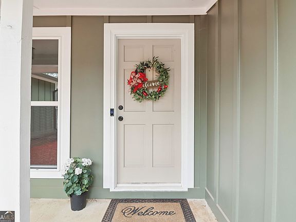 2nd image of 152 Club Cir