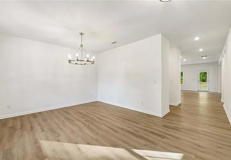 204 Silverleaf Trl — Photo 4