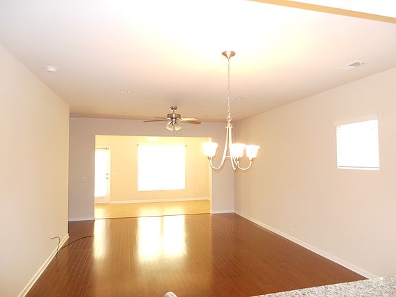 4th image of 226 Waterfront Park Dr