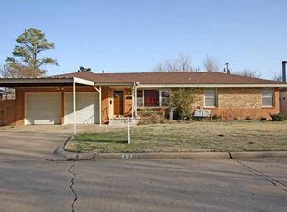 527 3rd St, Moore, OK 73160
