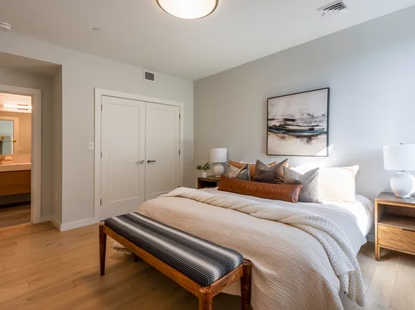 71 Bow St #201, Somerville, MA 02143