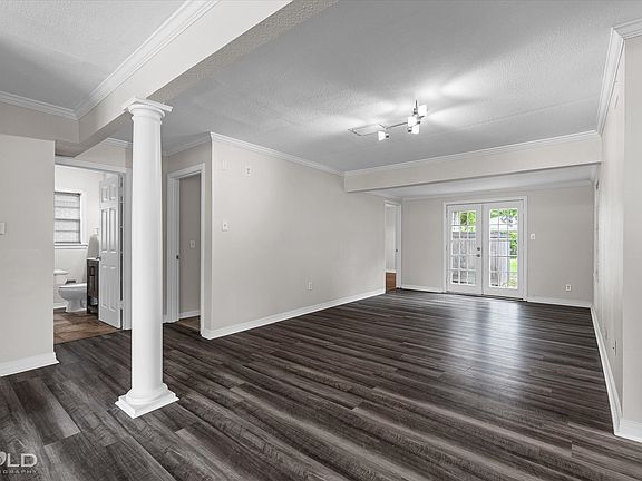 2nd image of 4726 Akard Ave