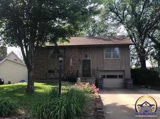 821 Quail Creek Rd, Emporia, KS 66801