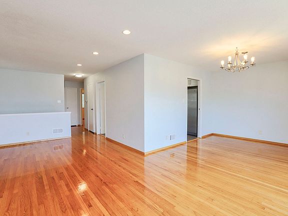 5th image of 88 Canterbury Ave