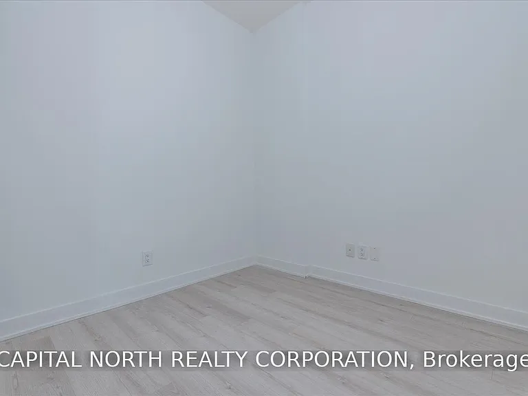 681 Yonge St #616 — Photo 16