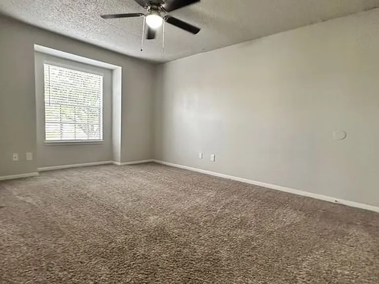 Oak View Apartments — Photo 6