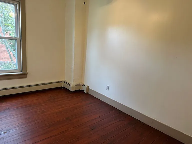 403 N 4th St — Photo 10