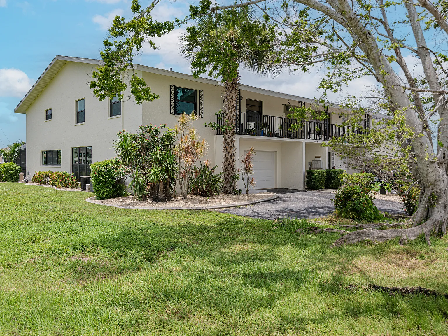 3 bed, 2.5 bath, 1788 sqft, $2,800 — Photo 1
