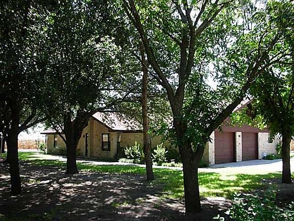 3rd image of 750 County Road 408
