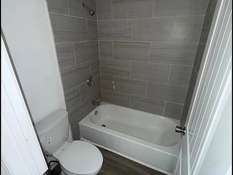 822 E Main St — Photo 7
