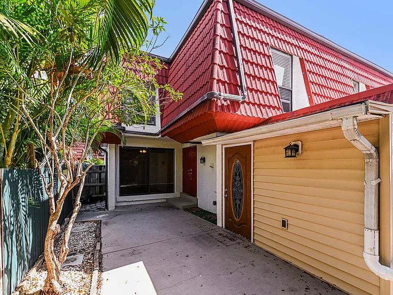 10907 Meadow Lark Cove Dr — Photo 1