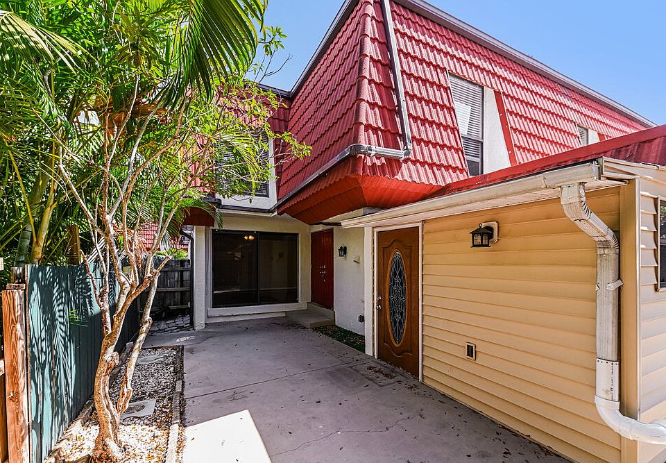 1st image of 10907 Meadow Lark Cove Dr