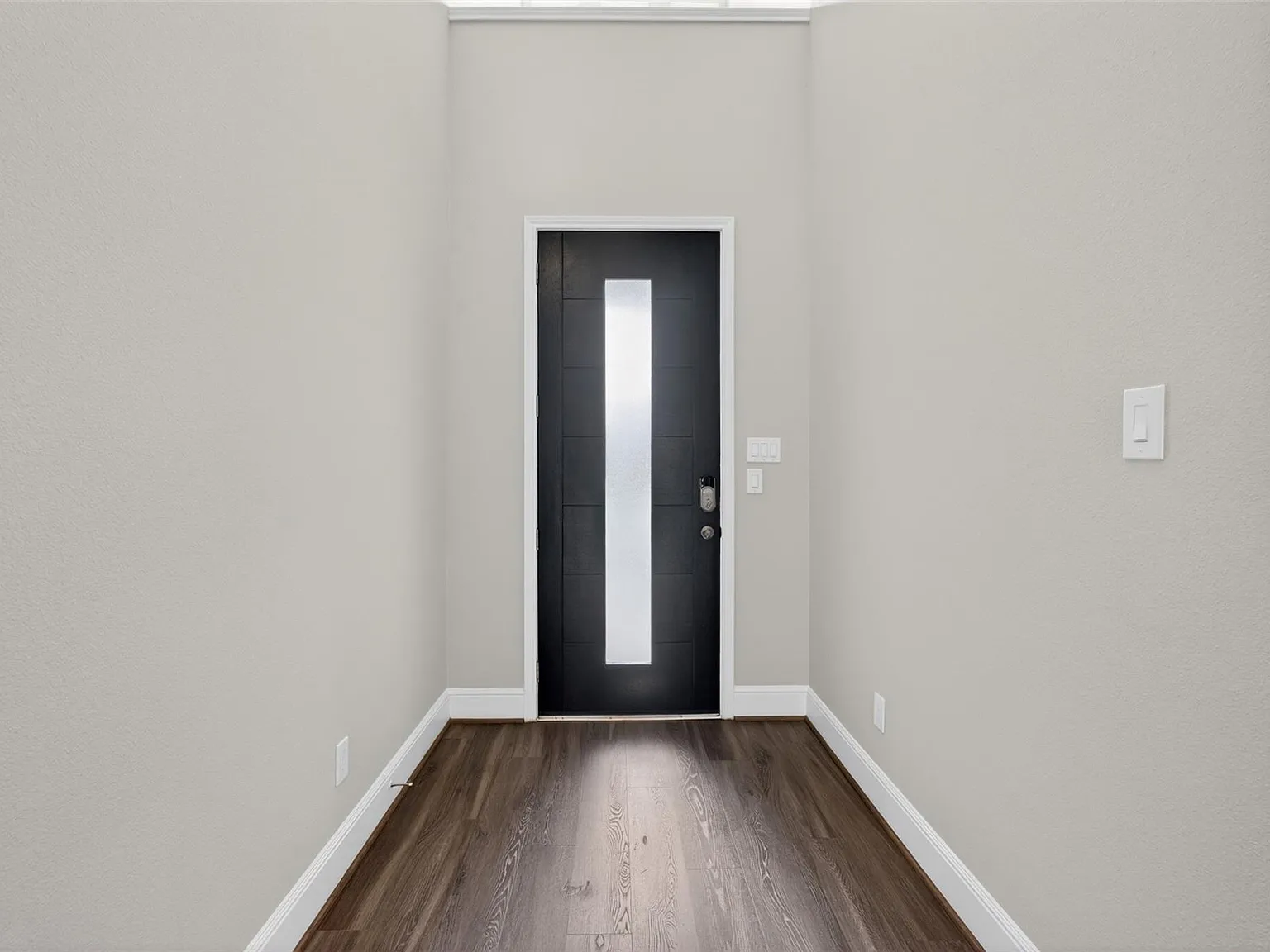 4 bed, 3.0 bath, 2966 sqft, $3,650 — Photo 3