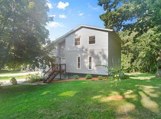 4082 Crest View Rd NE, Solon, IA 52333