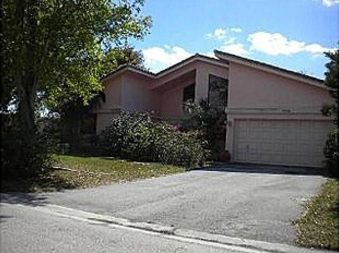 1st image of 11018 Glenwood Dr