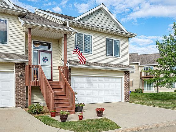 2nd image of 1881 Goose Lake Cir