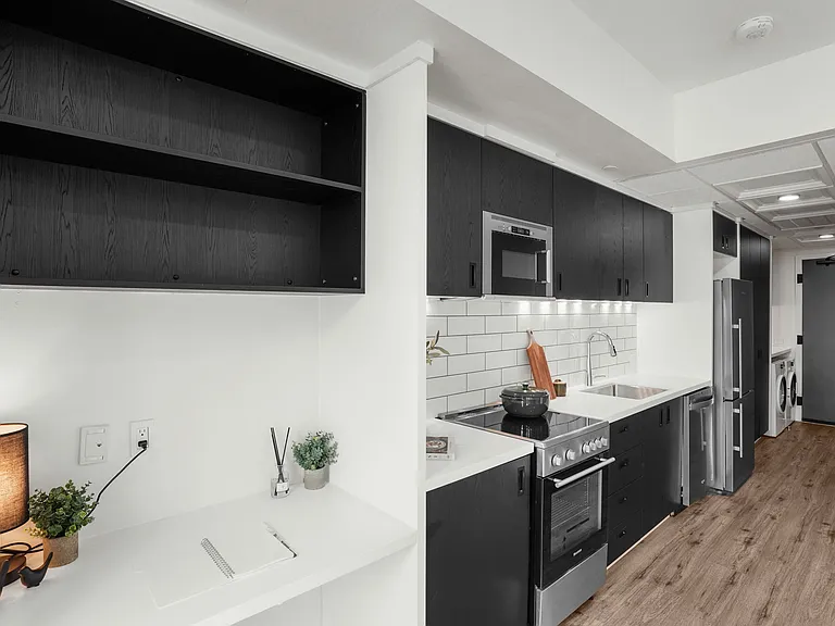 140 Ferguson Dr — Photo 8