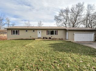 3112 Edgewood Dr, Wonder Lake, IL 60097