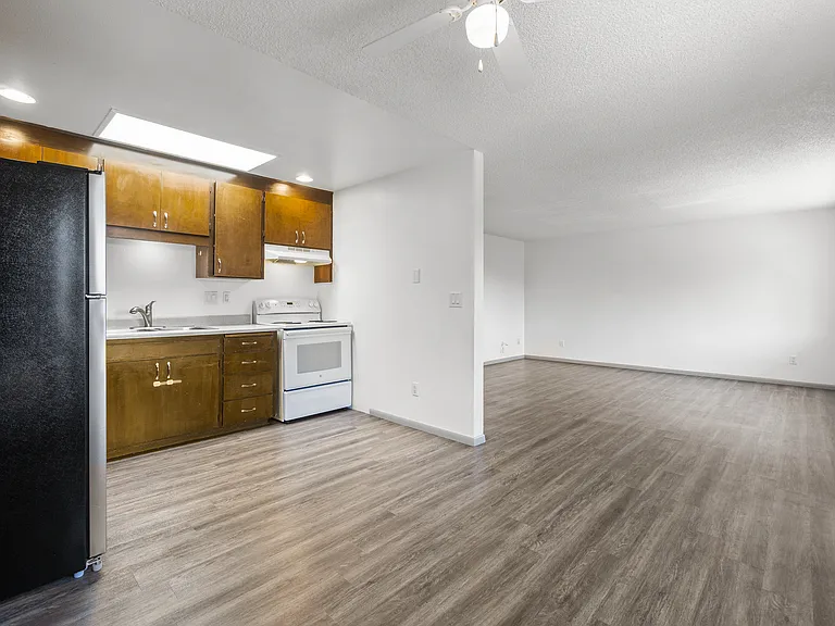 3132 Lombard Ave #6 — Photo 1