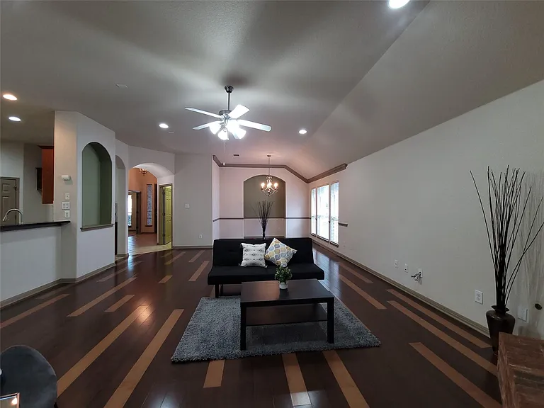 10028 Lisi Anne Dr — Photo 9