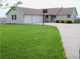 1415 Second Creek Rd, Smithville, MO 64089