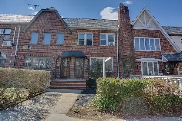 1st image of 6614 Booth St
