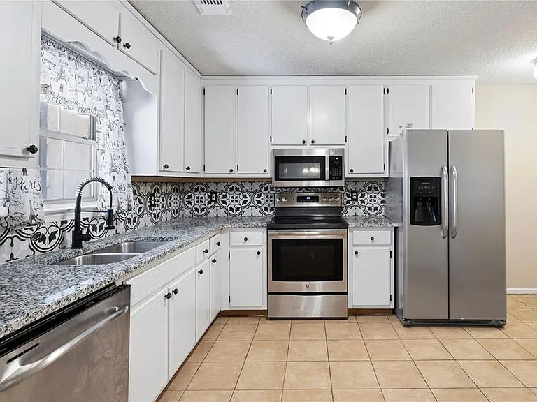 2898 Lakemont Dr SW — Photo 5