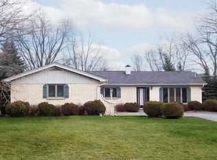 1617 Larson Ln, Roselle, IL