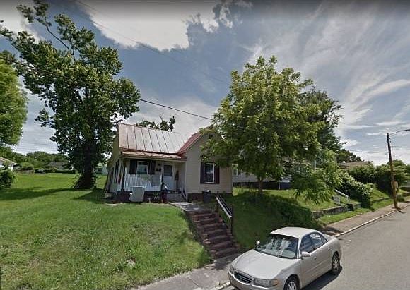 1st image of 517 W Main St