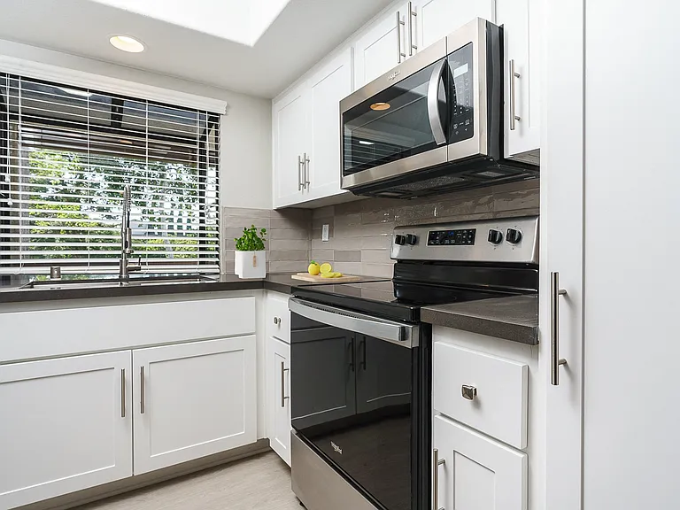 Ridgecrest Apartments — Photo 29
