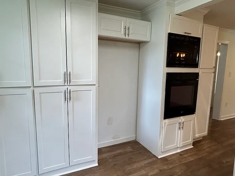 614 Boston Rd — Photo 9