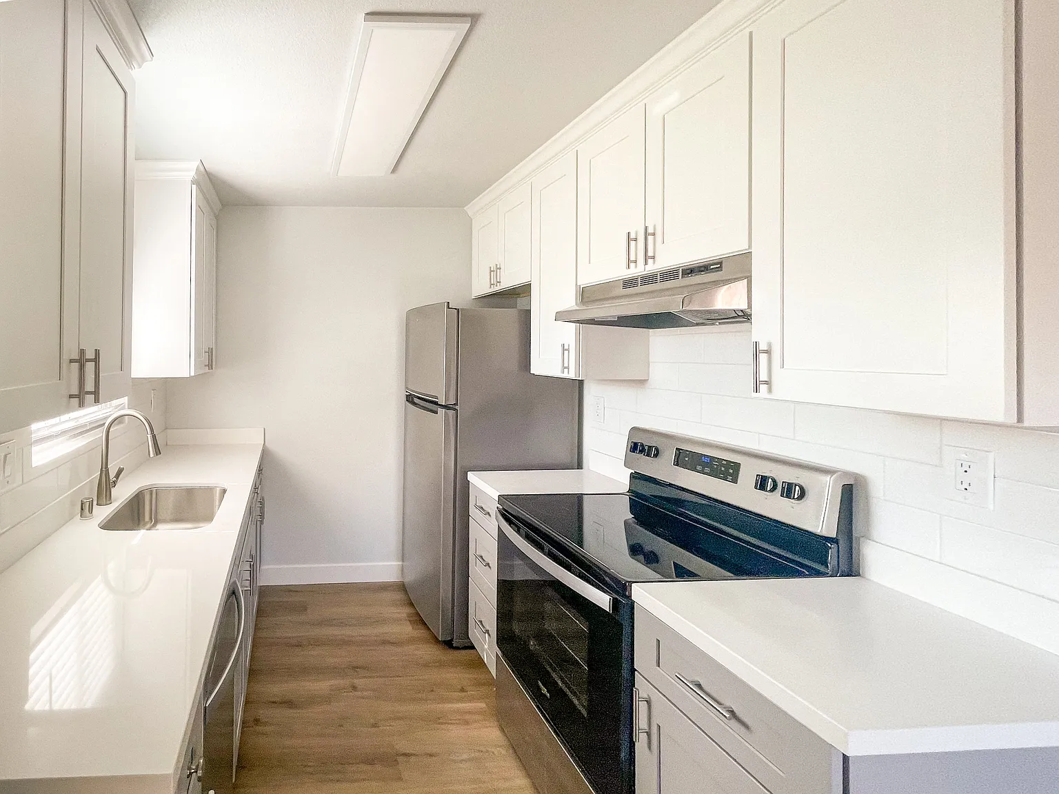 129 Redwood Ave — Photo 1