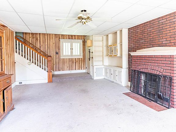 2nd image of 706 E 5th St