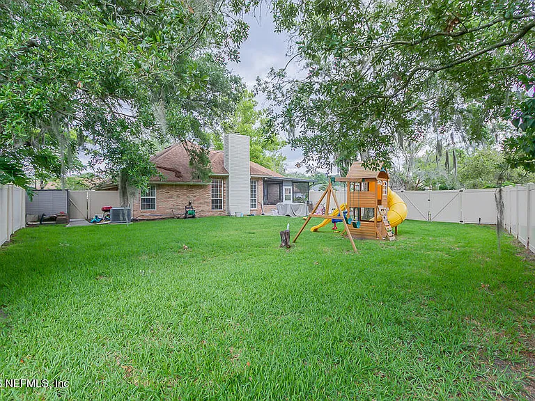 1905 Harbor Island Dr — Photo 41