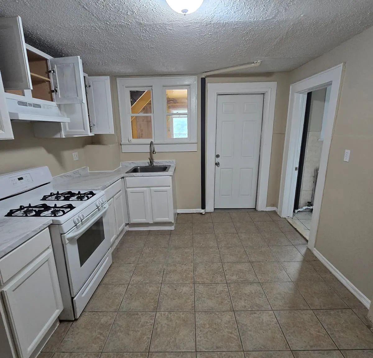 2 bed, $1,950 — Photo 2
