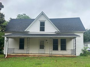 455 Elmira St, Burlington, NC 27217