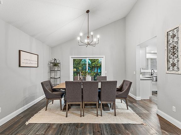 5th image of 2512 NW Logan St