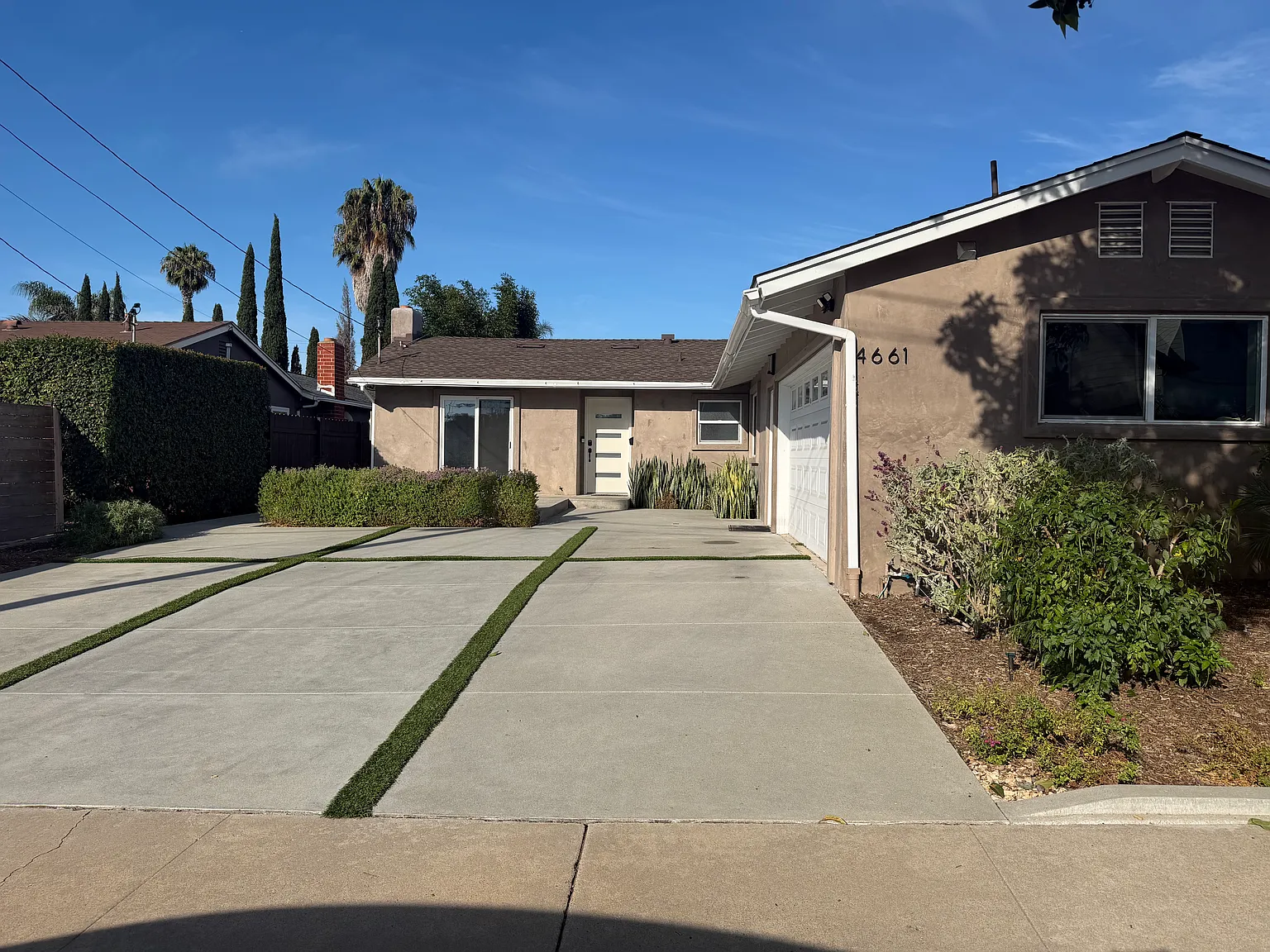 3 bed, 2.5 bath, 1800 sqft, $5,200 — Photo 3