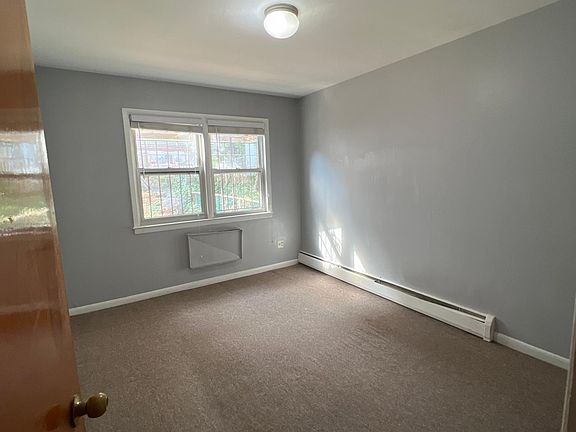 5th image of 13522 Coolidge Ave APT 1