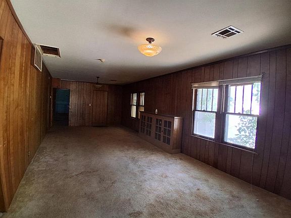 2nd image of 202 S Center Ave